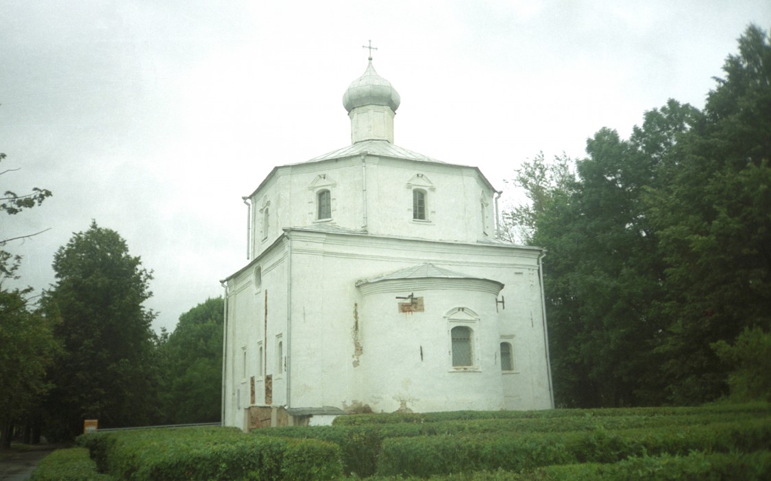Великий Новгород. Церковь Георгия Победоносца на Торгу. фасады