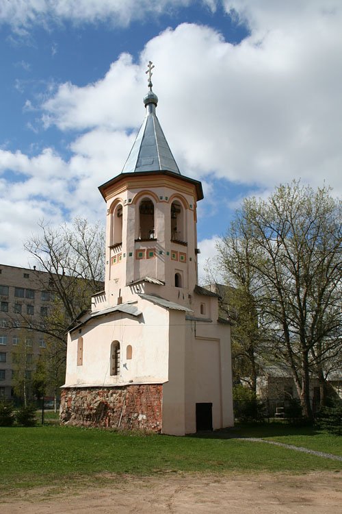 Великий Новгород. Церковь Успения Пресвятой Богородицы в Колмове. фасады