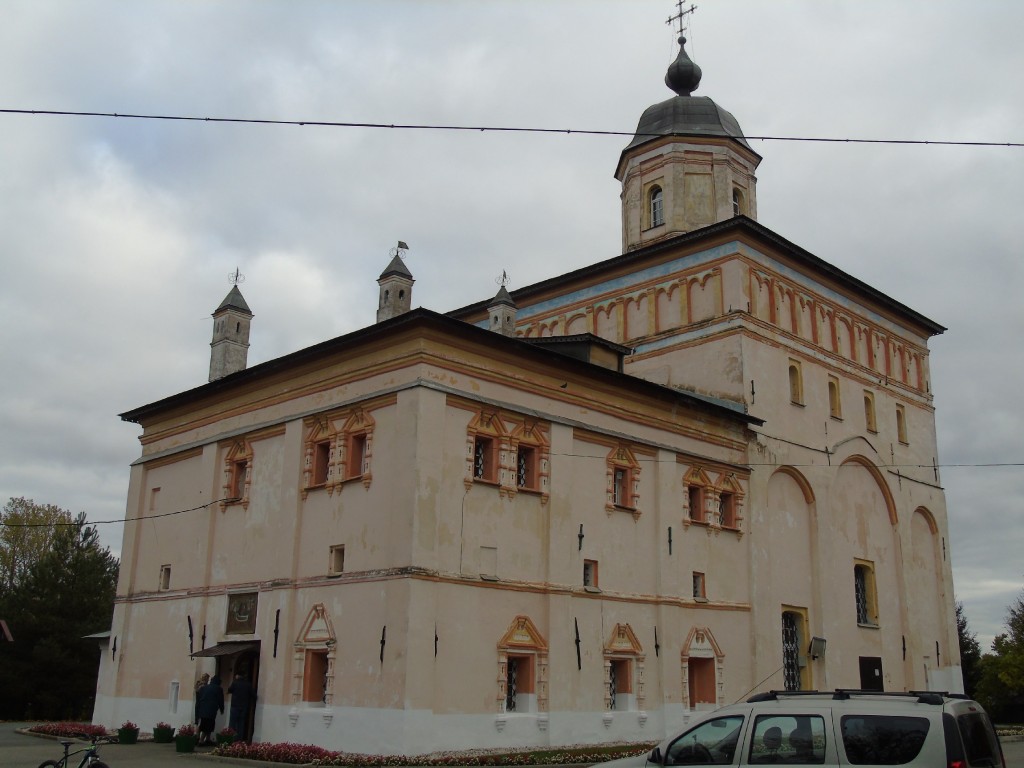 Великий Новгород. Церковь Успения Пресвятой Богородицы в Колмове. фасады