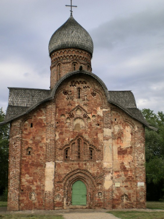 Великий Новгород. Церковь Петра и Павла в Кожевниках. фасады