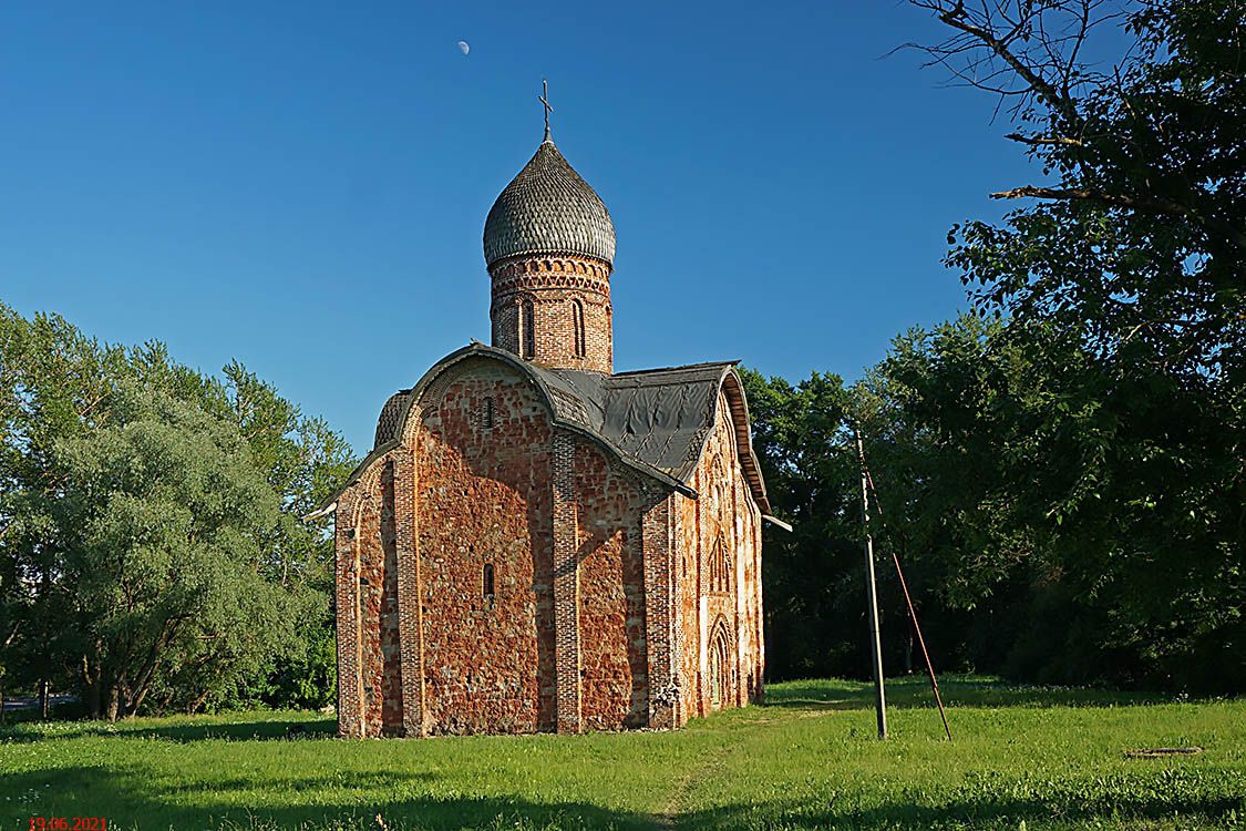 Великий Новгород. Церковь Петра и Павла в Кожевниках. фасады