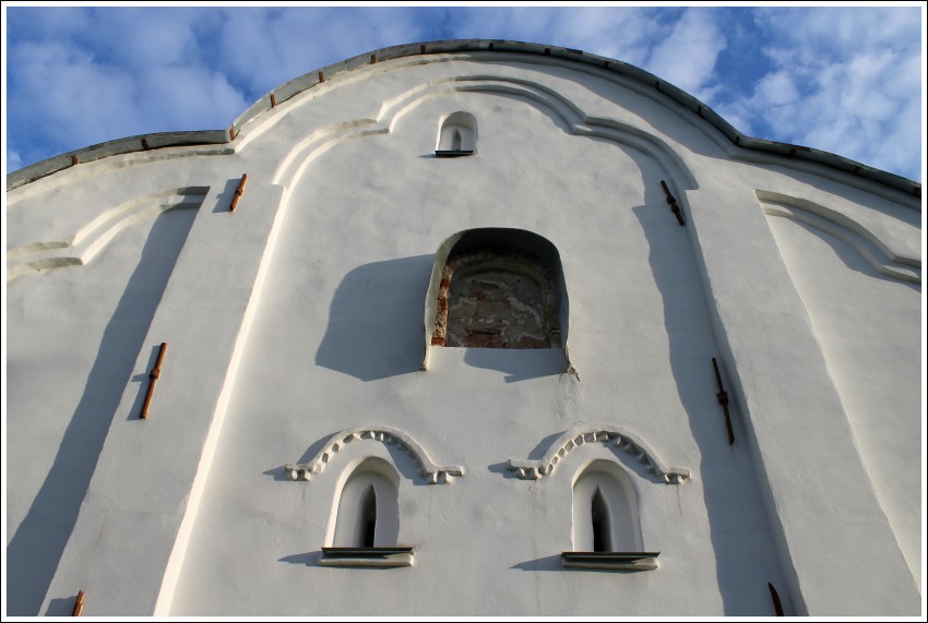 Великий Новгород. Церковь Власия на Волосовой улице. архитектурные детали