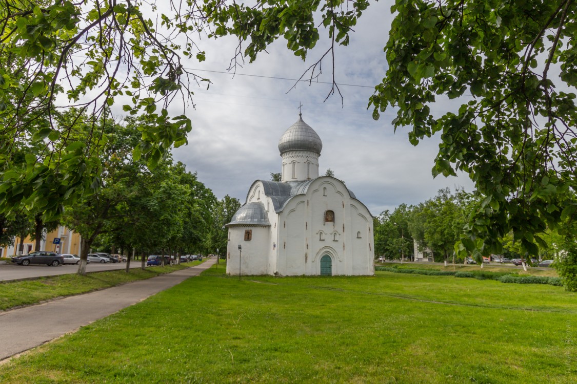 Великий Новгород. Церковь Власия на Волосовой улице. фасады