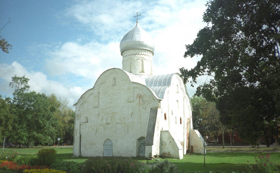 Великий Новгород. Церковь Власия на Волосовой улице. фасады