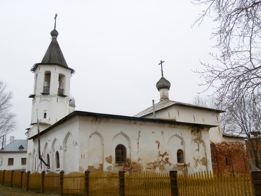Великий Новгород. Церковь Михаила Малеина. фасады