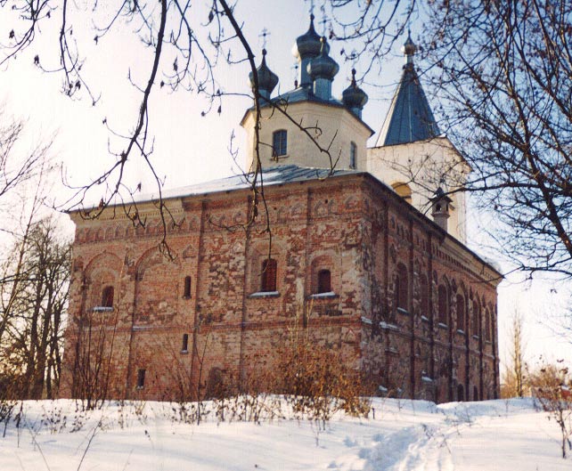 Великий Новгород. Церковь Воскресения Христова на Красном поле. фасады