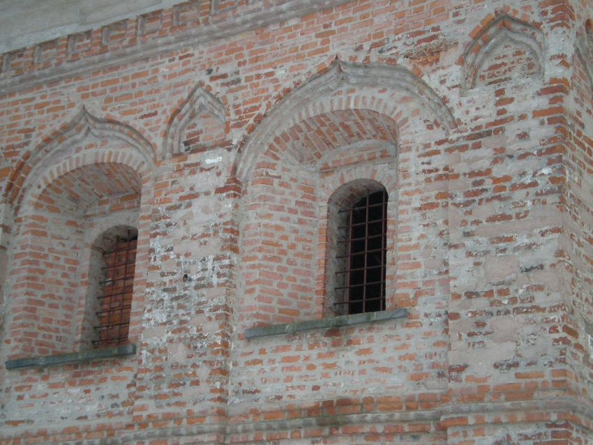 Церковь Воскресения Христова на Красном поле, Великий Новгород (Великий Новгород, город, Новгородская область). архитектурные детали, Остатки ограды.