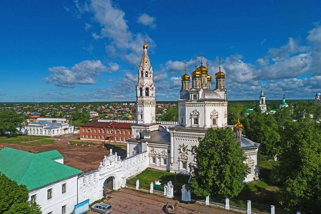 Собор Троицы Живоначальной, Верхотурье (Верхотурский район (ГО Верхотурский), Свердловская область). общий вид в ландшафте, Троицкий собор в Верхотурье
