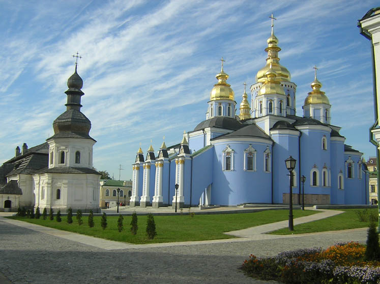 Михайловский Златоверхий монастырь, Старый Киев (Шевченковский район, Украина, г. Киев). фасады, Михайловский Златоверхий собор и церковь Иоанна Богослова