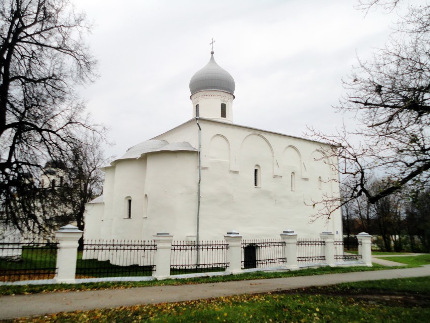 Великий Новгород. Церковь Успения Пресвятой Богородицы на Торгу. фасады