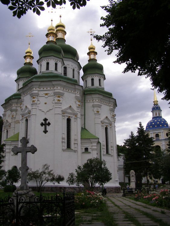 Выдубицкий монастырь, Выдубичи (Печерский район, Украина, г. Киев). общий вид в ландшафте, Вид с востока