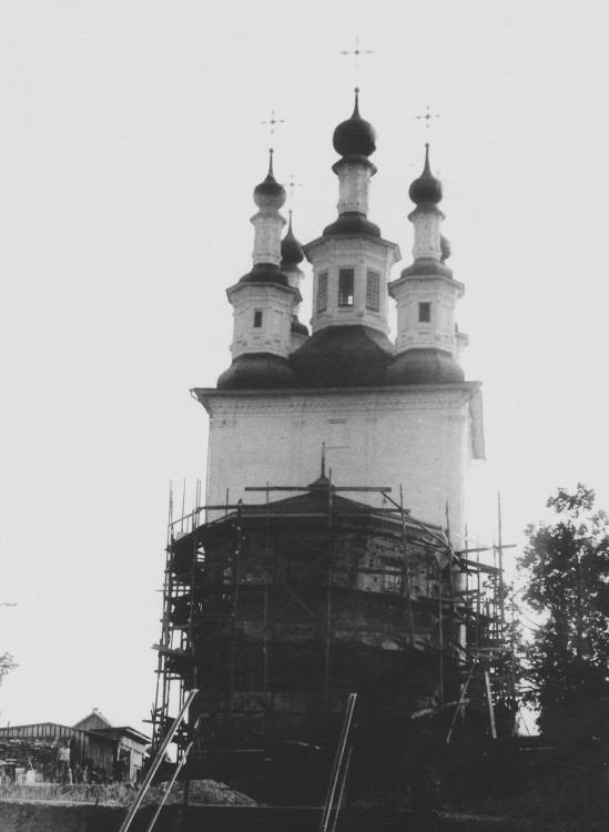 Церковь Троицы Живоначальной на Зелене, Тотьма (Тотемский район, Вологодская область). фасады, Фото В.В. Лелецкого