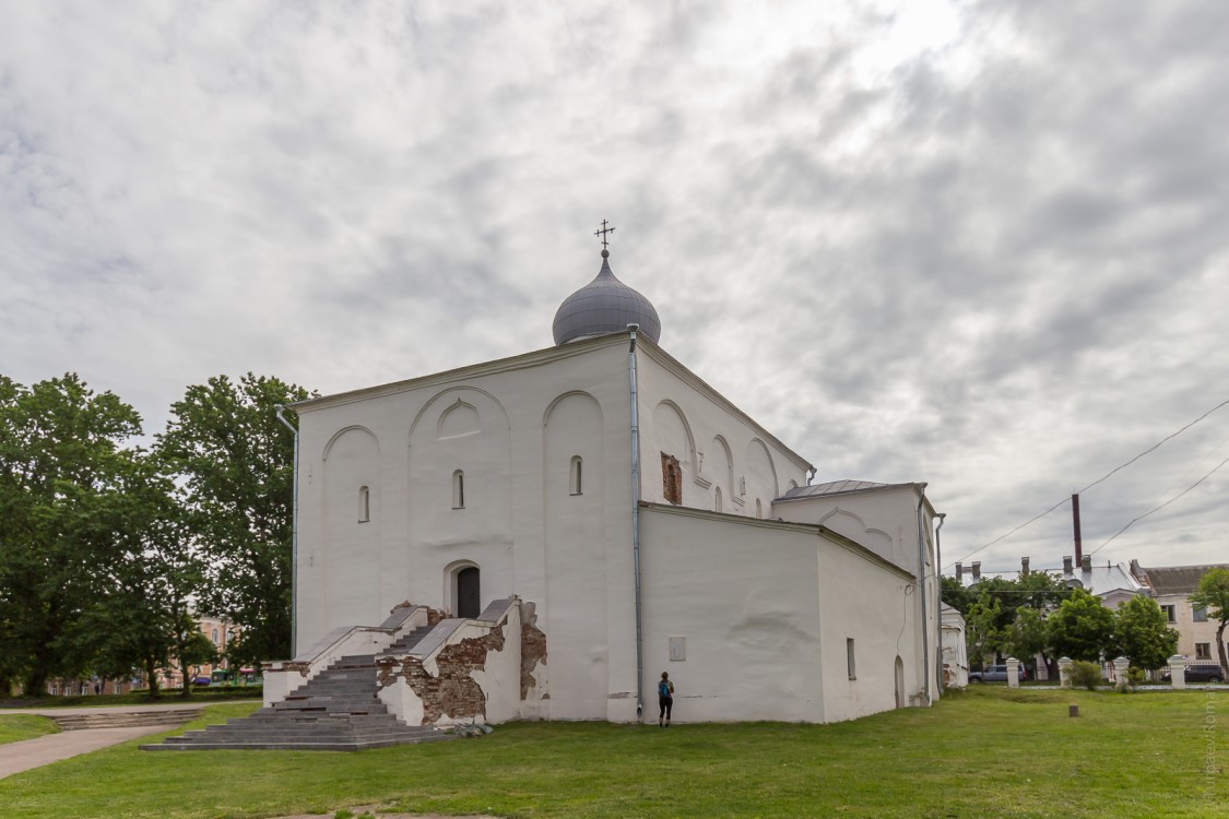 Великий Новгород. Церковь Успения Пресвятой Богородицы на Торгу. фасады