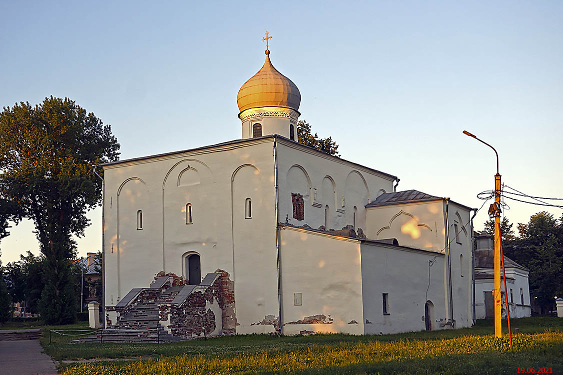 Великий Новгород. Церковь Успения Пресвятой Богородицы на Торгу. фасады