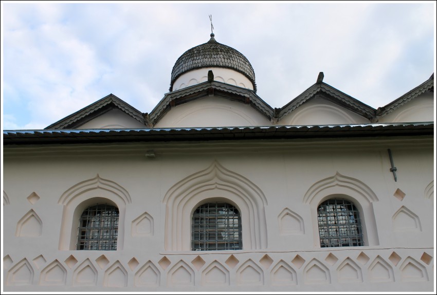 Великий Новгород. Церковь Жён-мироносиц. архитектурные детали