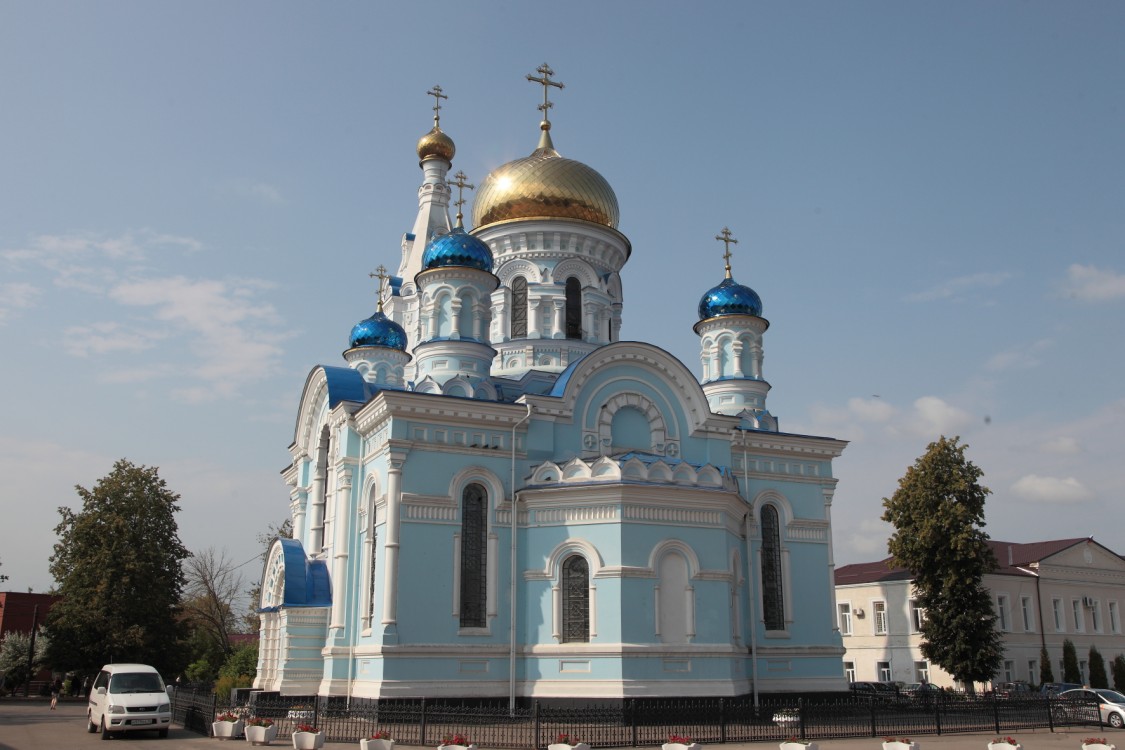 Малоярославец. Собор Успения Пресвятой Богородицы. фасады