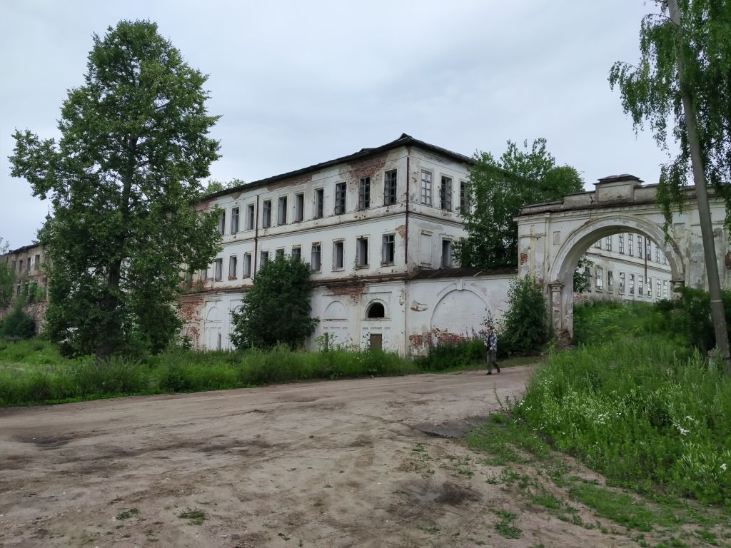 Спасо-Суморин монастырь, Тотьма (Тотемский район, Вологодская область). архитектурные детали, настоятельский корпус