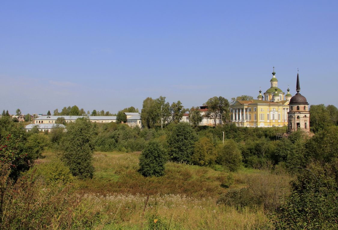 Тотьма. Спасо-Суморин монастырь. фасады, Панорама, вид с юго-запада.