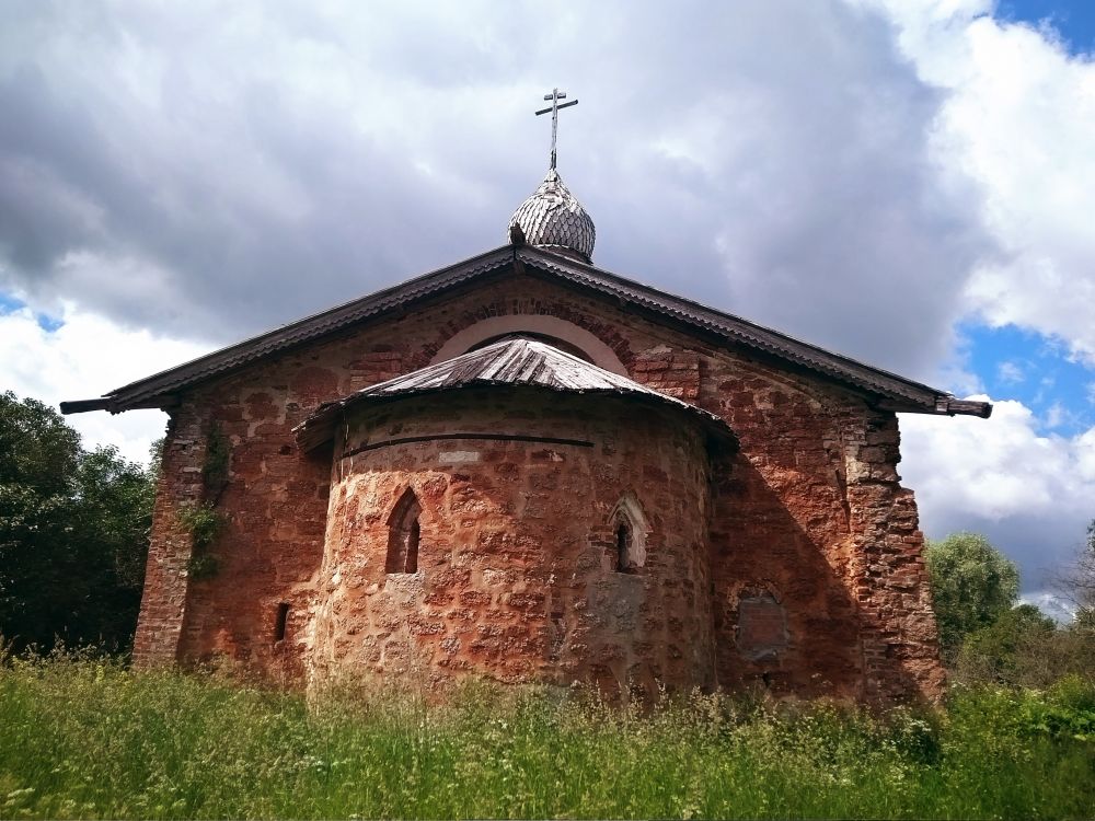 Великий Новгород. Церковь Иоанна Милостивого на Мячине. фасады