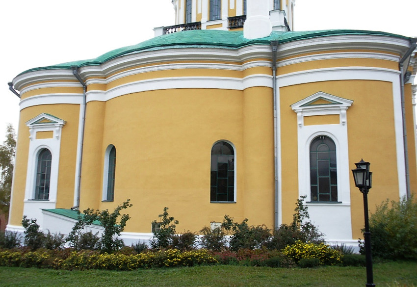 Кремль. Собор Усекновения главы Иоанна Предтечи, Зарайск (Зарайский городской округ, Московская область). архитектурные детали, Трехчастная апсида