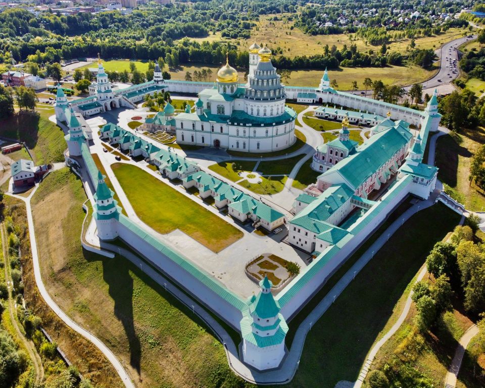 Воскресенский Новоиерусалимский монастырь, Истра (Истринский городской округ и ЗАТО Восход, Московская область). общий вид в ландшафте, Вид с ЮЗ