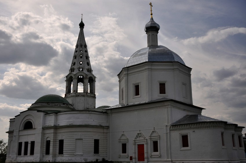 Собор Троицы Живоначальной, Серпухов (Серпуховский городской округ и гг. Протвино, Пущино, Московская область). фасады