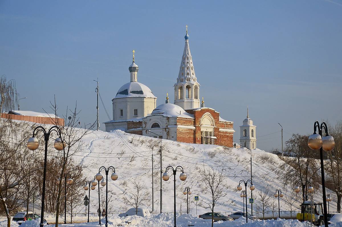 общий вид в ландшафте. Собор Троицы Живоначальной, Серпухов (Серпуховский городской округ и гг. Протвино, Пущино, Московская область)