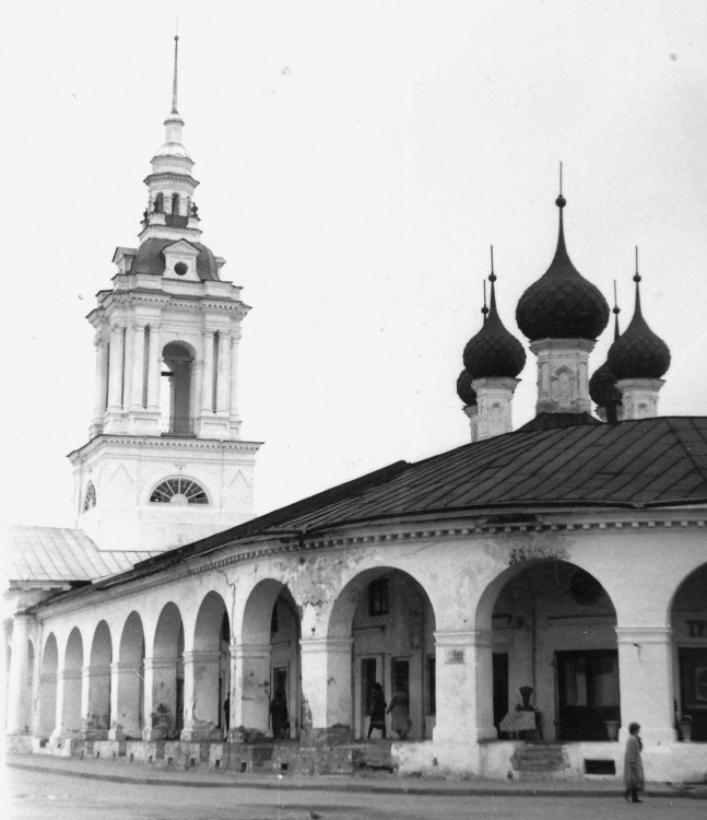 Церковь спаса в рядах кострома. Церковь Спаса в рядах Кострома 19 век. Церковь Спаса в рядах советские годы Кострома. Спас Нерукотворный в рядах Костромы. Церковь Спаса Церковь Спаса в рядах. 1766 В рядах.