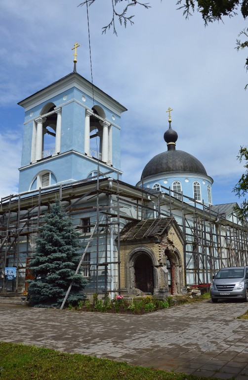 Покровское. Церковь Покрова Пресвятой Богородицы. фасады, Многолетняя вялотекущая реставрация фасадов