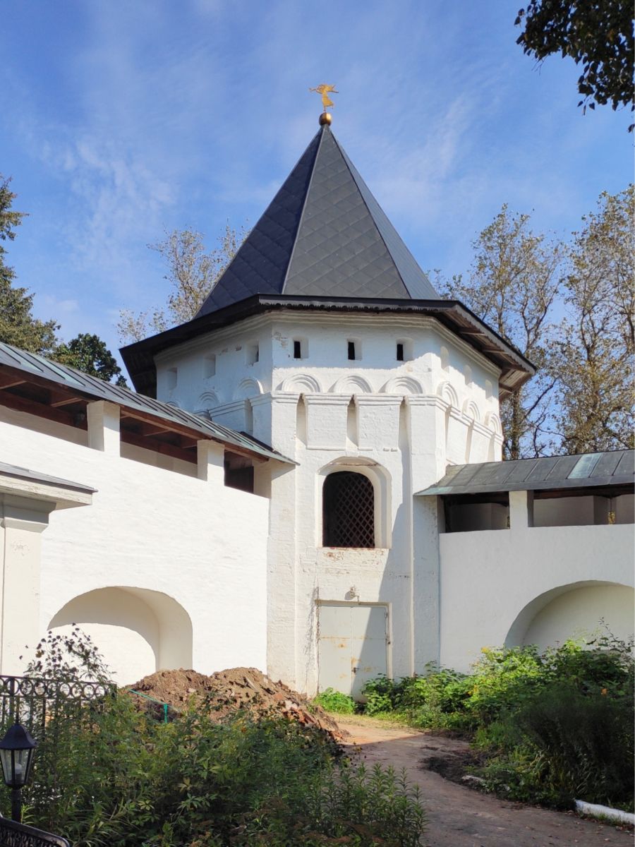 Звенигород. Саввино-Сторожевский монастырь. дополнительная информация, Северо-восточная башня