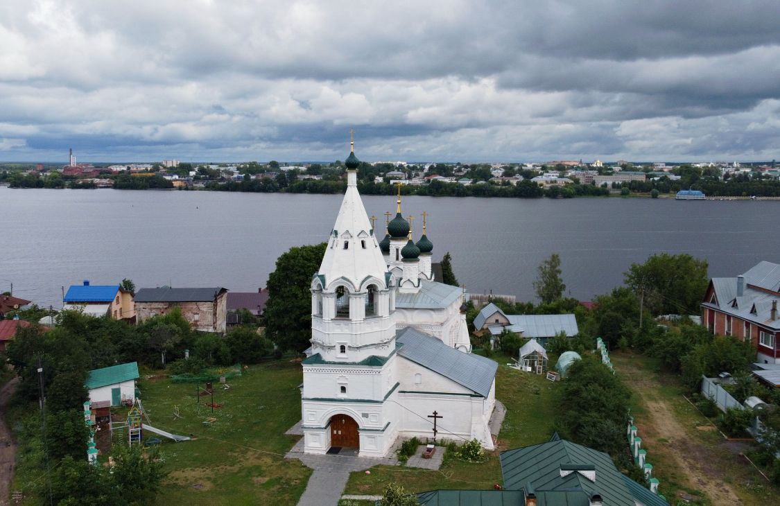 Церковь Преображения Господня за Волгой, Кострома (Кострома, город, Костромская область). общий вид в ландшафте