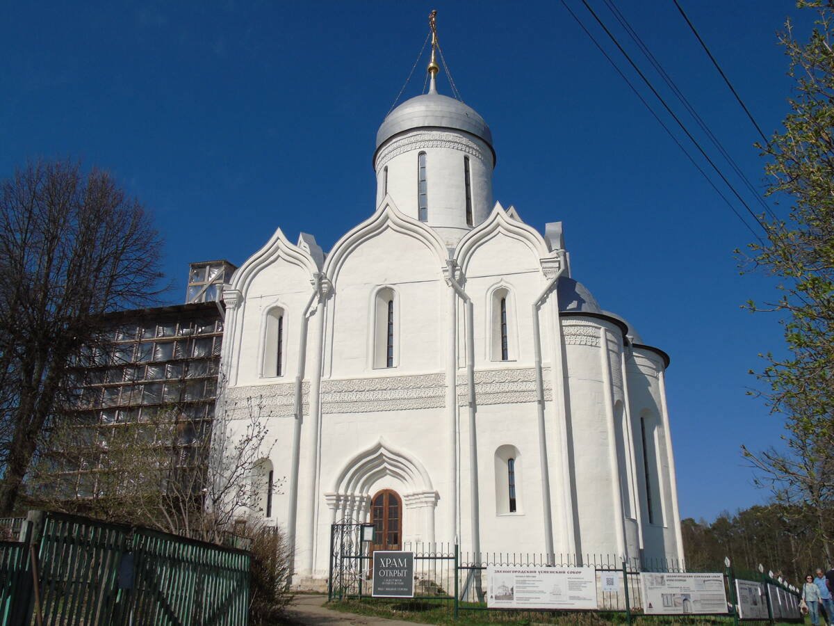 Собор Успения Пресвятой Богородицы на Городке, Звенигород (Одинцовский городской округ и ЗАТО Власиха, Краснознаменск, Московская область). фасады