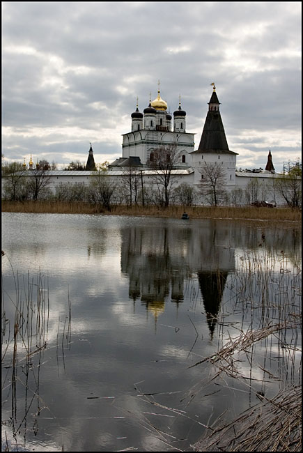Теряево. Успенский Иосифо-Волоцкий монастырь. фасады, Вид со стороны прудов