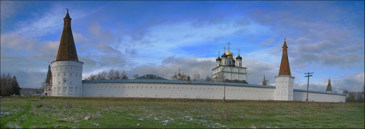 Теряево. Успенский Иосифо-Волоцкий монастырь. общий вид в ландшафте, Панорамный вид на монастырь