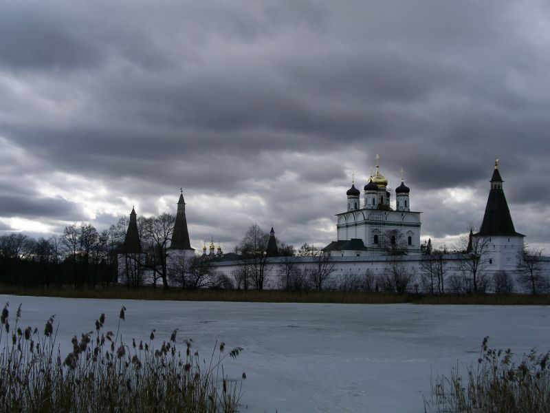 Успенский Иосифо-Волоцкий монастырь, Теряево (Волоколамский городской округ, Московская область). общий вид в ландшафте