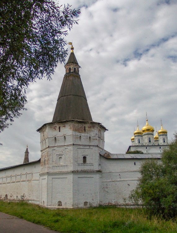 Теряево. Успенский Иосифо-Волоцкий монастырь. фасады, Никольская башня