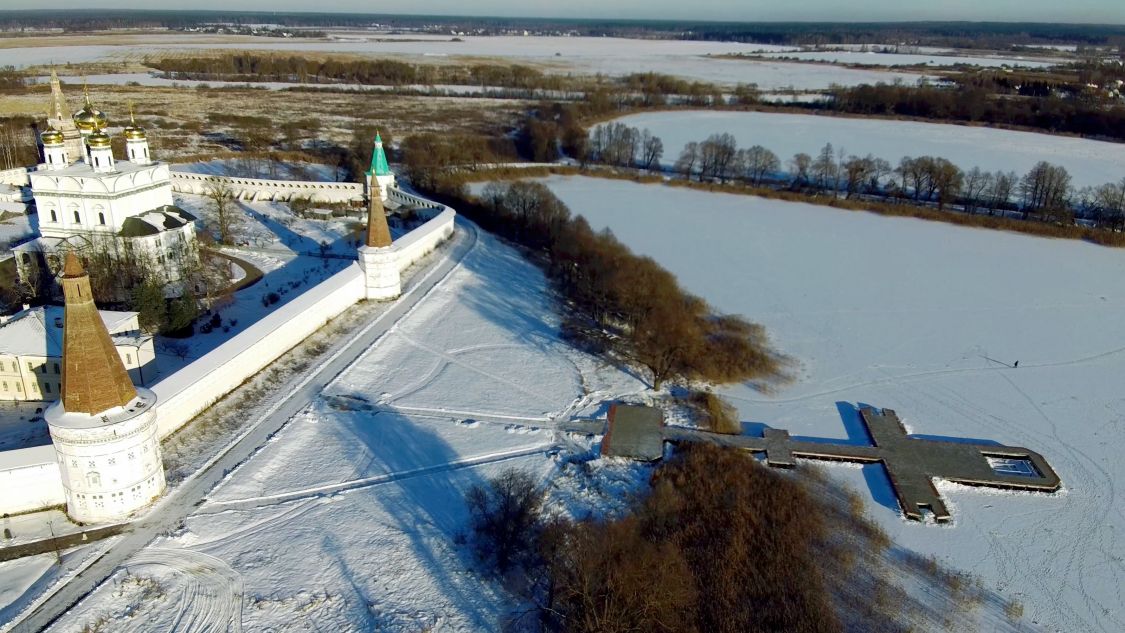 Успенский Иосифо-Волоцкий монастырь, Теряево (Волоколамский городской округ, Московская область). общий вид в ландшафте