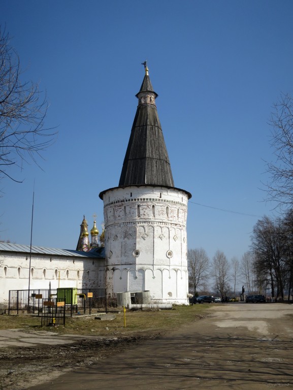 Успенский Иосифо-Волоцкий монастырь, Теряево (Волоколамский городской округ, Московская область). архитектурные детали, Петровская башня (1680 г.) (на схеме монастыря № 21)