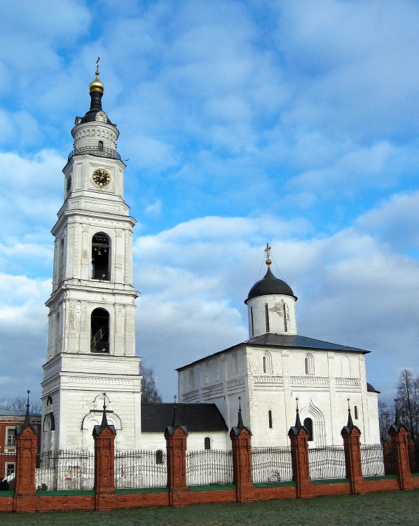 Волоколамск. Собор Воскресения Христова на Соборной горке. фасады