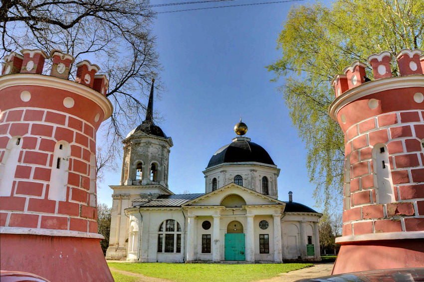 Ярополец. Церковь Иоанна Предтечи при усадьбе Гончаровых. художественные фотографии