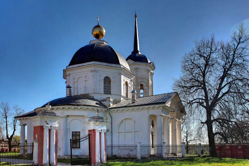 Церковь Иоанна Предтечи при усадьбе Гончаровых, Ярополец (Волоколамский городской округ, Московская область). фасады