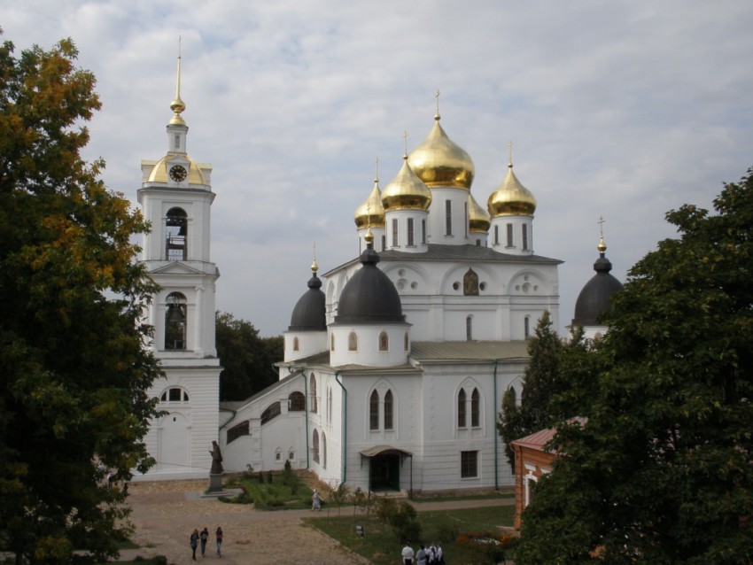Собор Успения Пресвятой Богородицы, Дмитров (Дмитровский городской округ, Московская область). фасады, Вид с юга