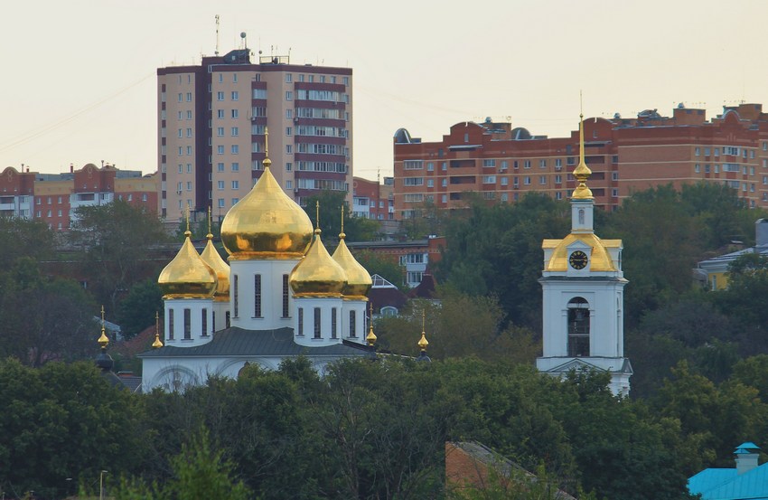 Дмитров. Собор Успения Пресвятой Богородицы. общий вид в ландшафте, Вид с Канала имени Москвы