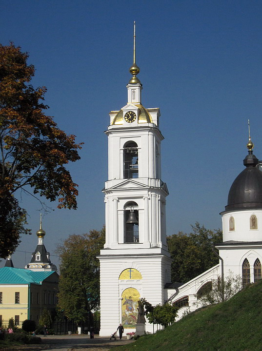 Дмитров. Собор Успения Пресвятой Богородицы. фасады, Колокольня собора Успения Пресвятой Богородицы.