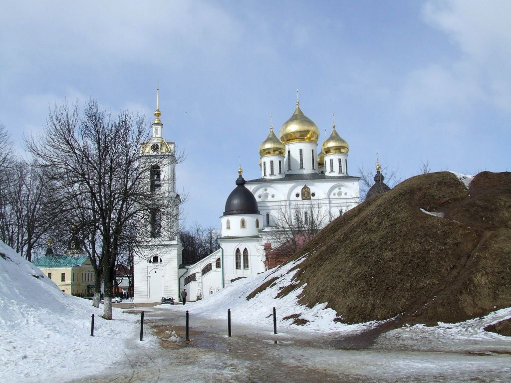 Собор Успения Пресвятой Богородицы, Дмитров (Дмитровский городской округ, Московская область). фасады