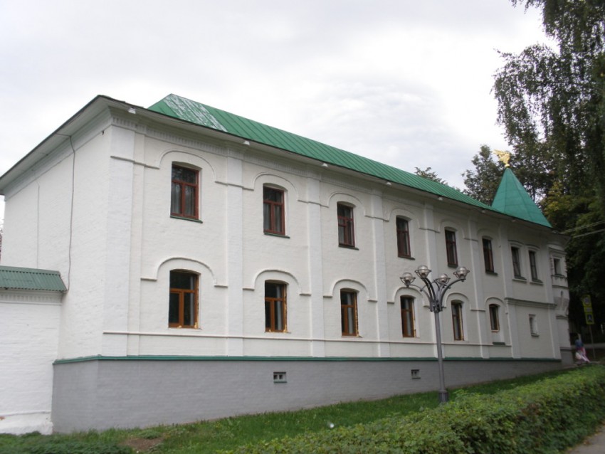 Борисоглебский мужской монастырь, Дмитров (Дмитровский городской округ, Московская область). дополнительная информация, Братский корпус