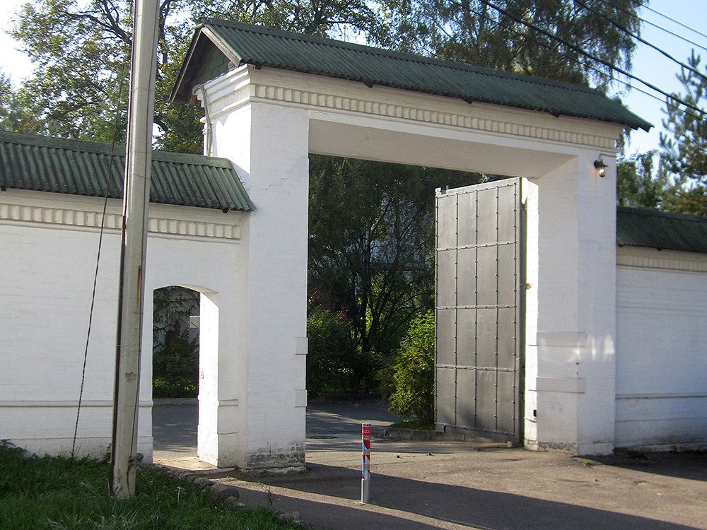 Борисоглебский мужской монастырь, Дмитров (Дмитровский городской округ, Московская область). дополнительная информация, Восточные ворота