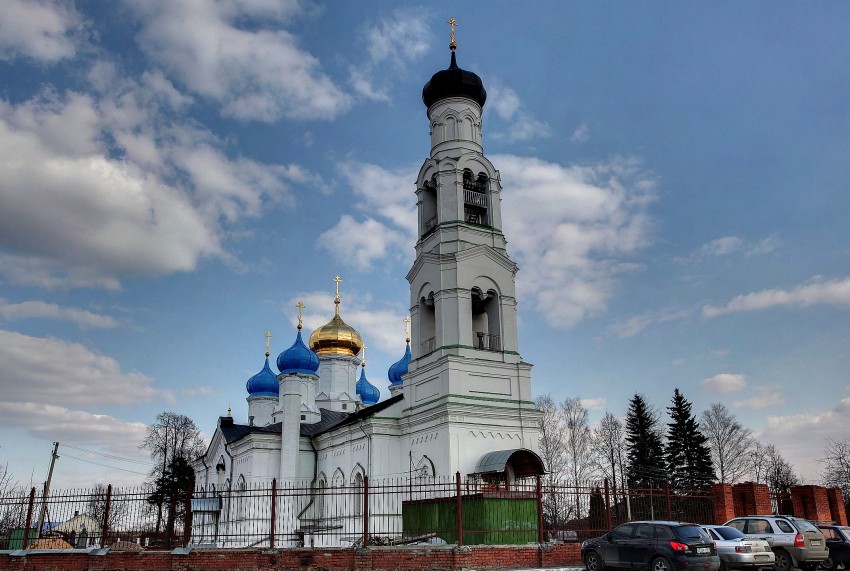 Ашитково. Церковь Воскресения Христова. общий вид в ландшафте