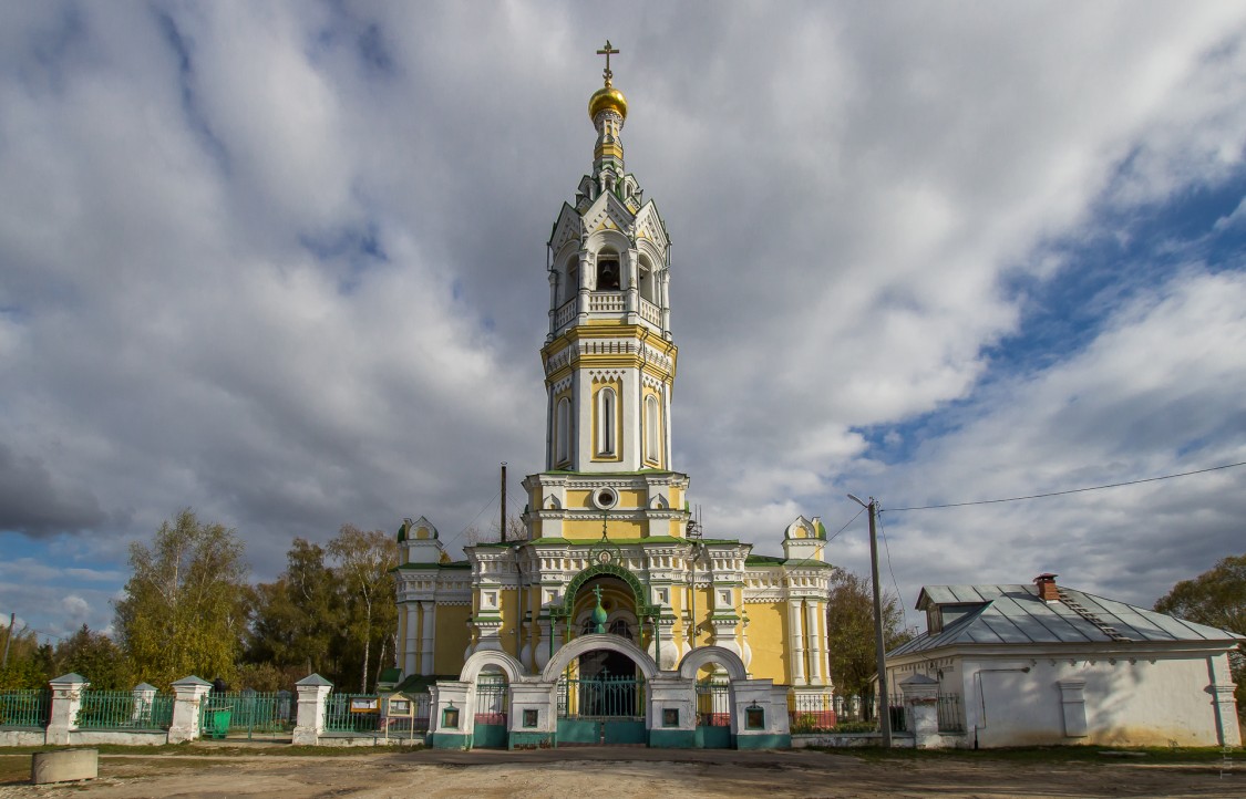 Цюрупы им., посёлок. Церковь Тихвинской иконы Божией Матери. фасады