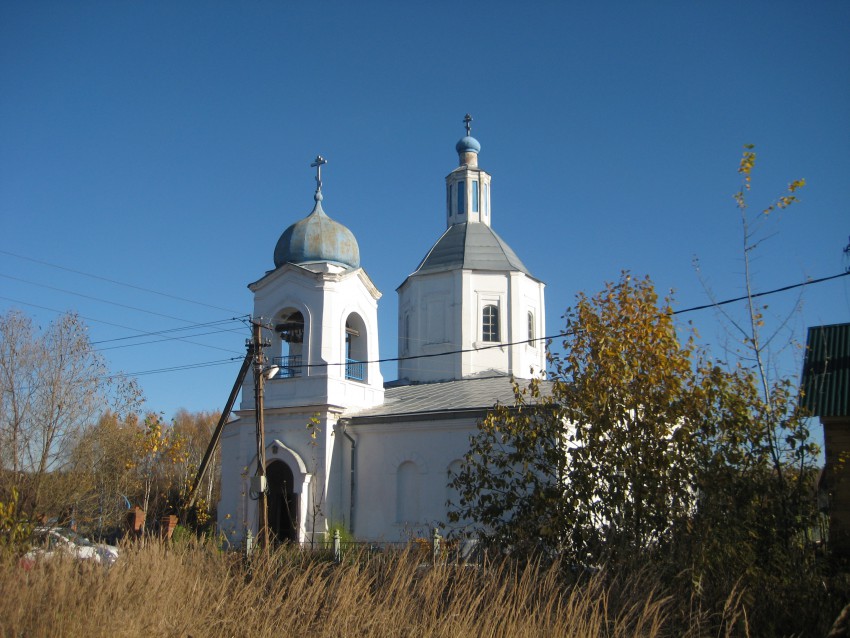 Церковь Владимирской иконы Божией Матери, Осташово (Воскресенский городской округ, Московская область). общий вид в ландшафте